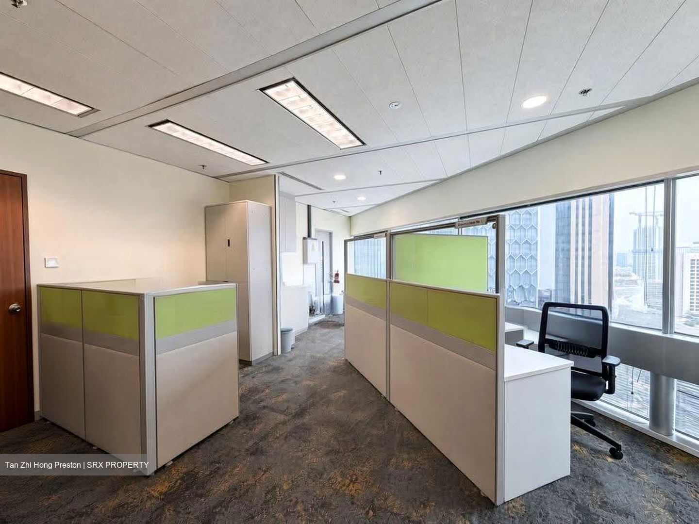 Gateway West (D7), Office #639845311